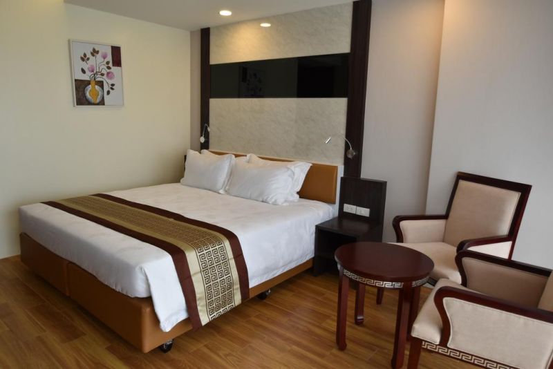 Golden Jomtien Beach Hotel 5*