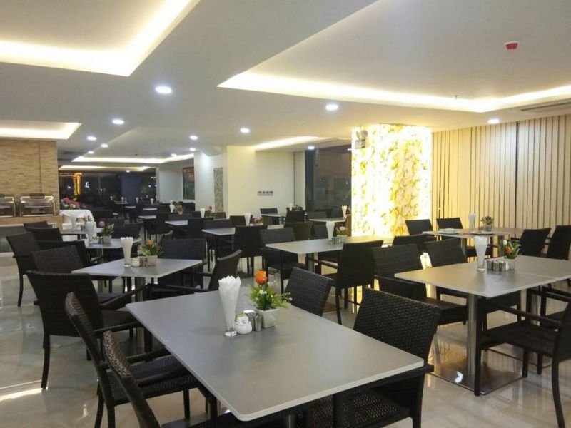 Golden Jomtien Beach Hotel 5*