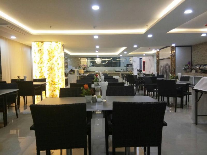 Golden Jomtien Beach Hotel 5*