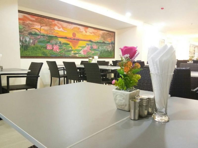 Golden Jomtien Beach Hotel 5*