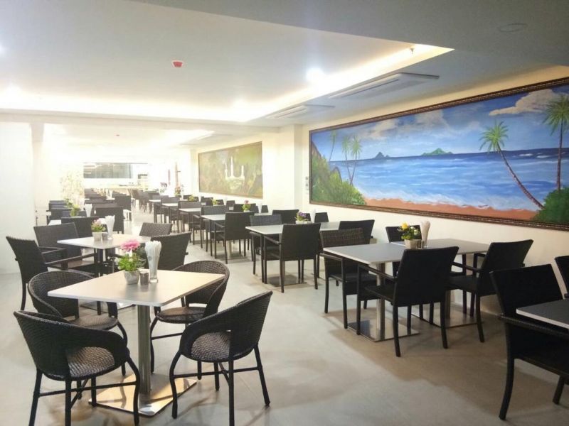 Golden Jomtien Beach Hotel 5*