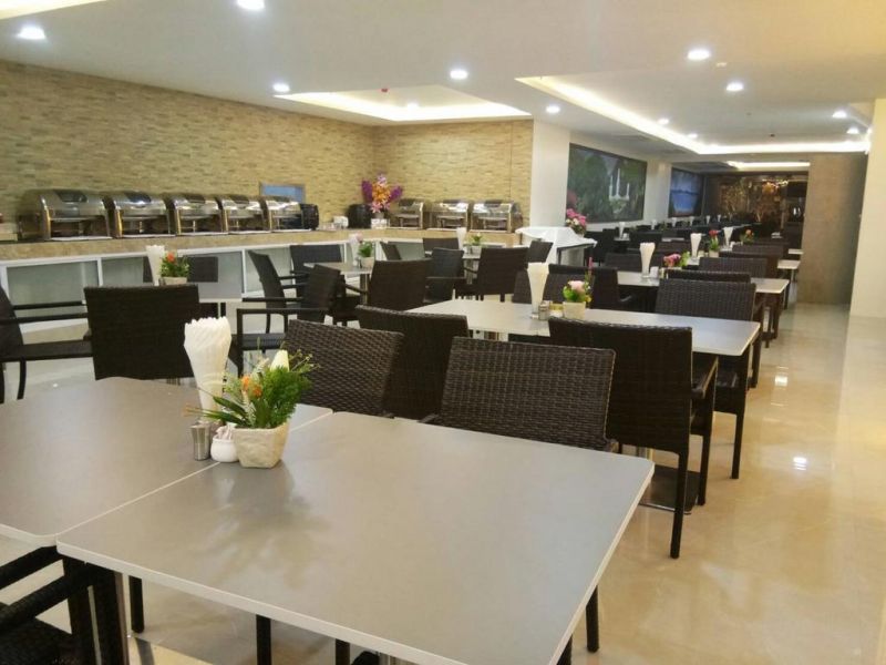 Golden Jomtien Beach Hotel 5*