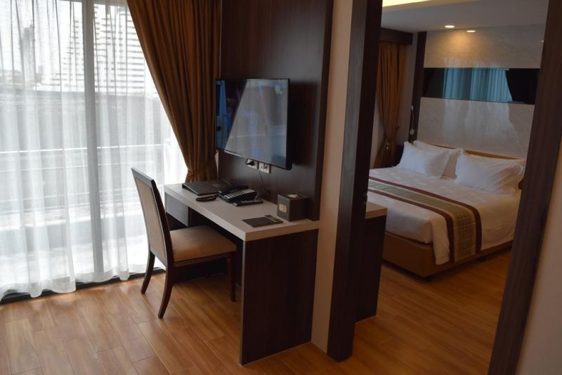 Golden Jomtien Beach Hotel 5*