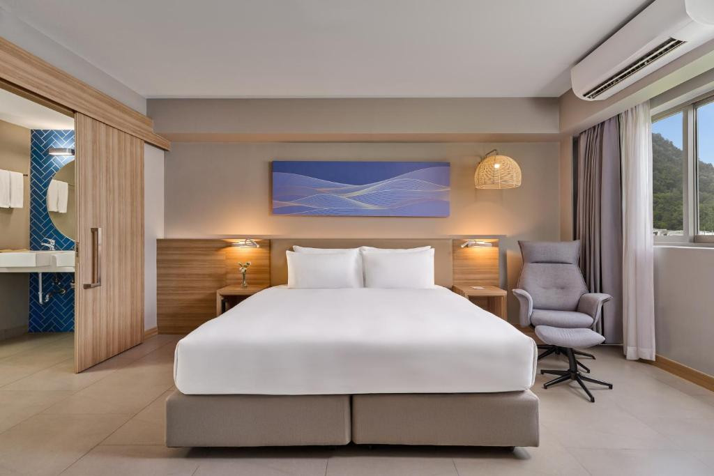 Mercure Phuket Patong Journeyhub (Ex. Journeyhub Phuket Patong) 4*