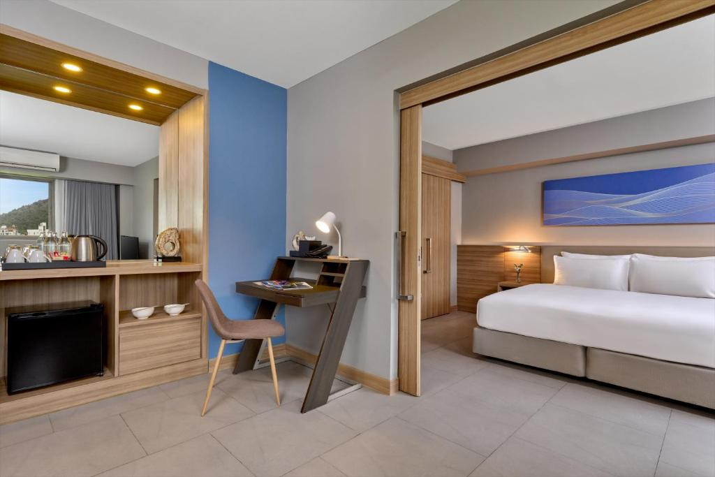 Mercure Phuket Patong Journeyhub (Ex. Journeyhub Phuket Patong) 4*