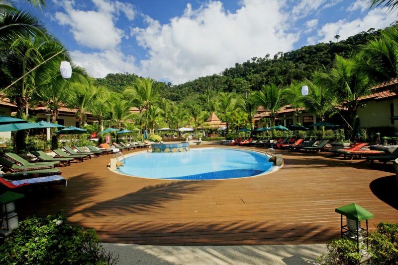 Khaolak Bay Front Resort 4*