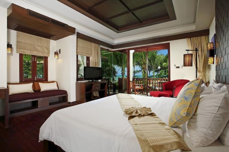 Khaolak Bay Front Resort 4*
