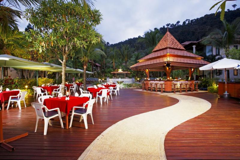 Khaolak Bay Front Resort 4*