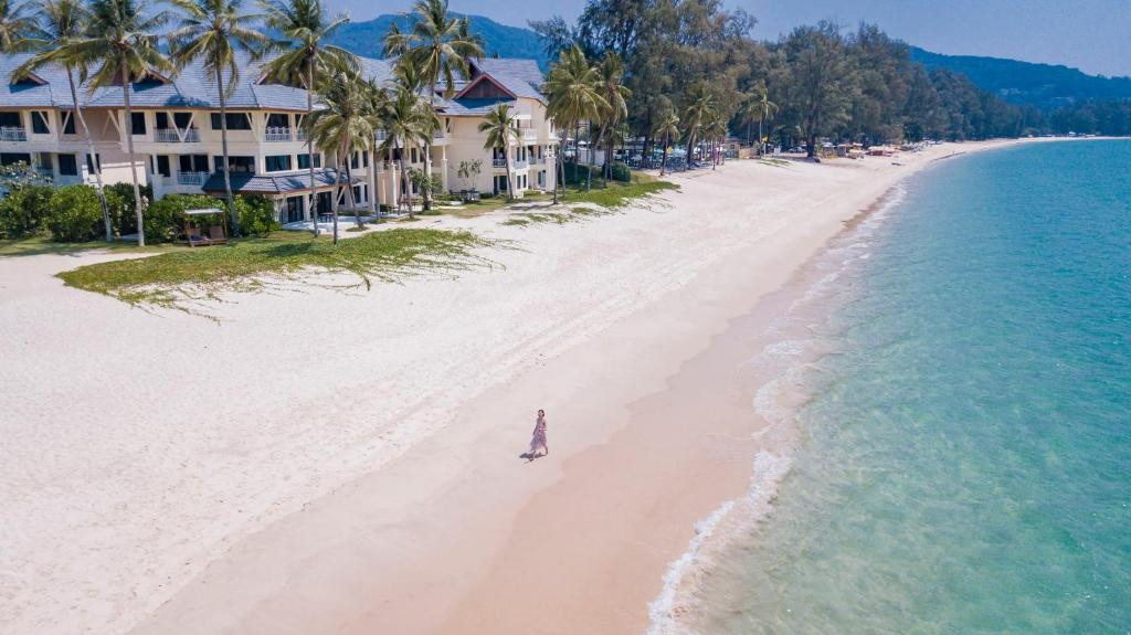 Saii Laguna Phuket (Ex. Outrigger Laguna Phuket Beach Resort) 5*