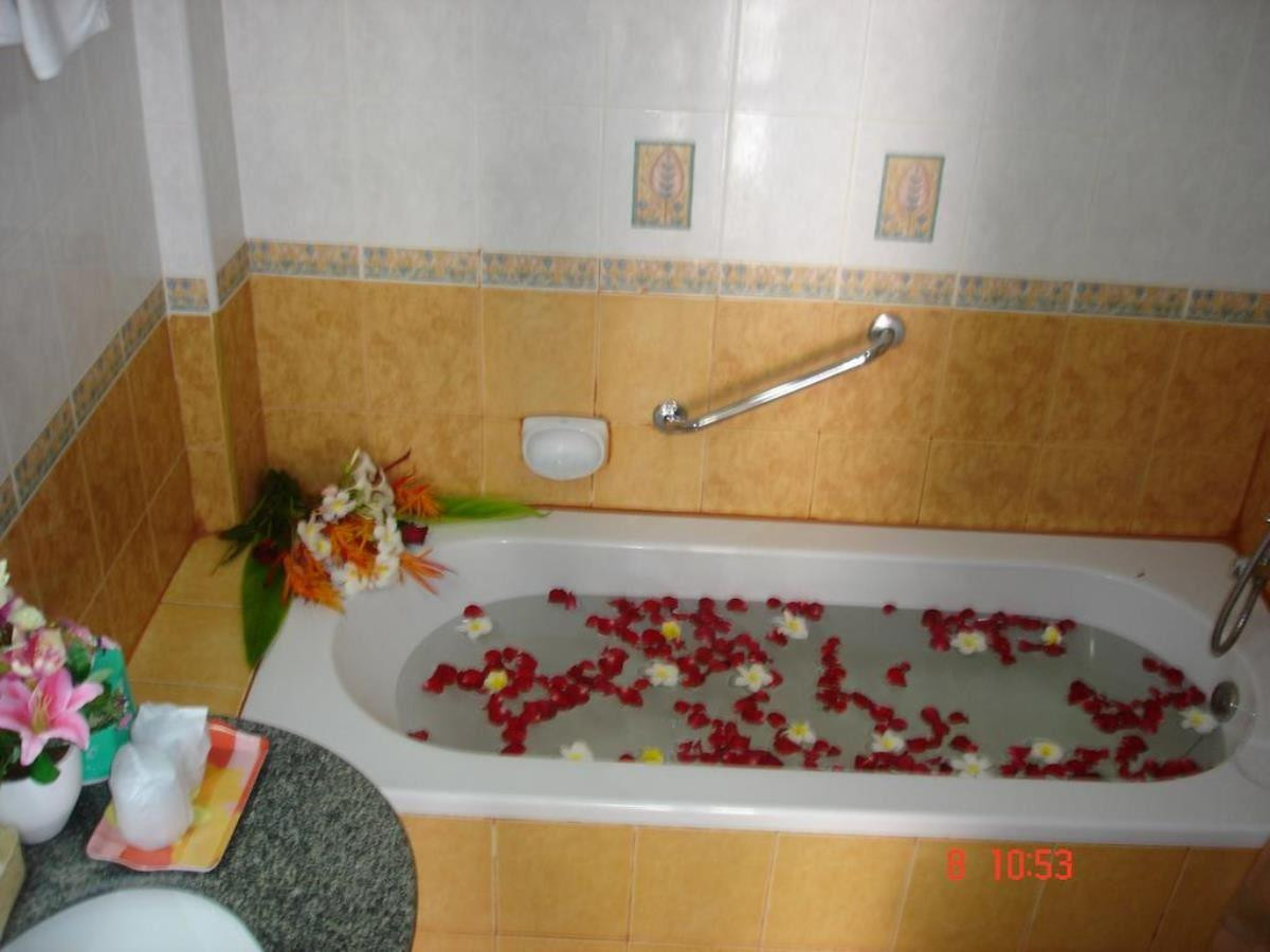 Lamai Hotel 2*