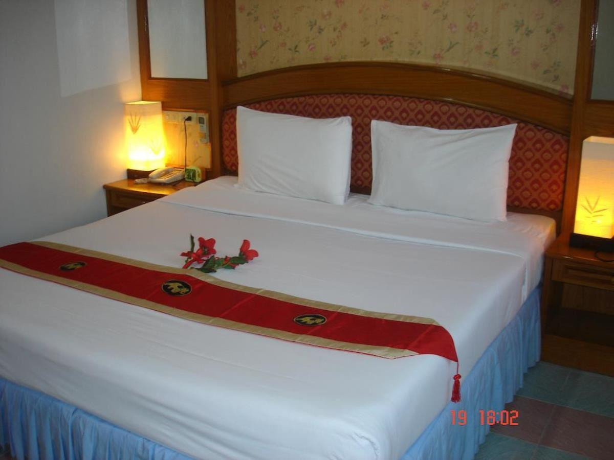 Lamai Hotel 2*