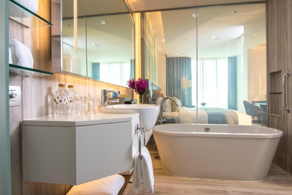 Lancaster Bangkok 5*