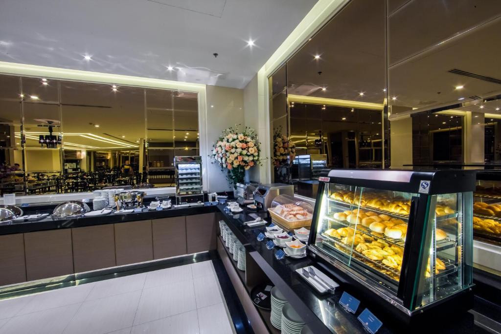Mandarin Hotel Managed By Centre Point 4*