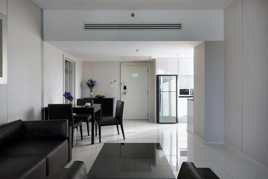 Mandarin Hotel Managed By Centre Point 4*