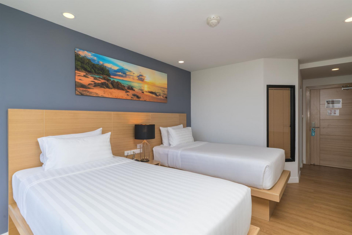 New Square Patong Hotel 4*