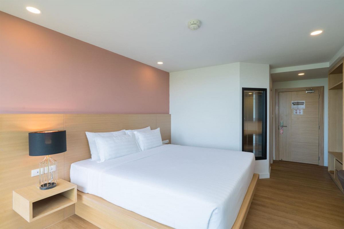 New Square Patong Hotel 4*