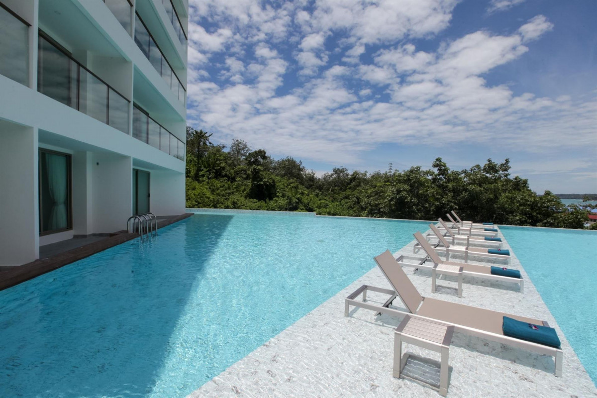 Oceana Resort Phuket 5*