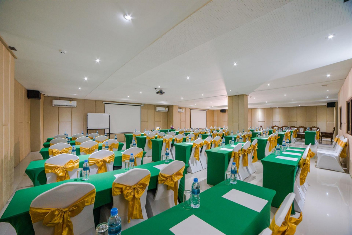 Oceana Resort Phuket 5*