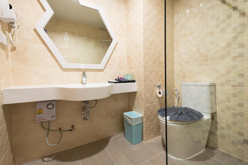 P Plus Hotel 4*