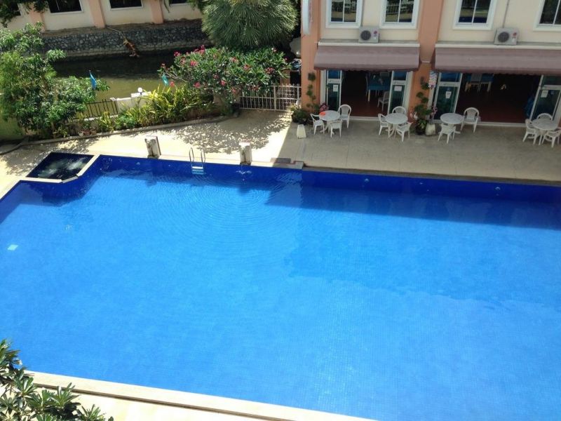 Palm Breeze Resort 3*