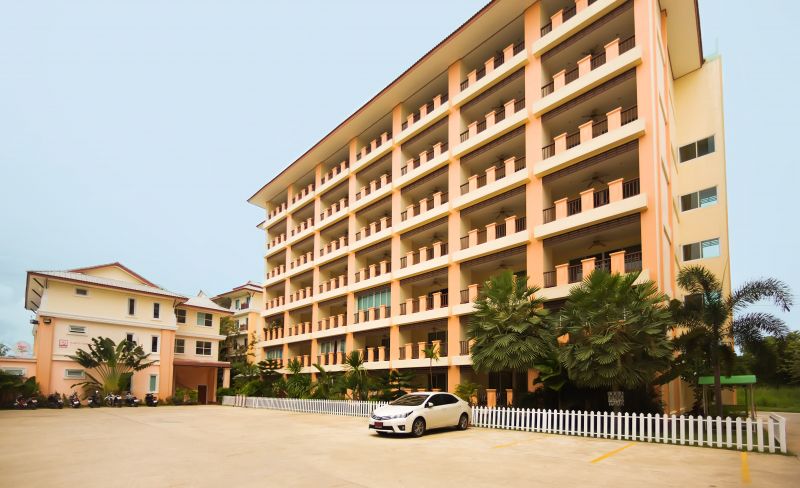 Palm Breeze Resort 3*