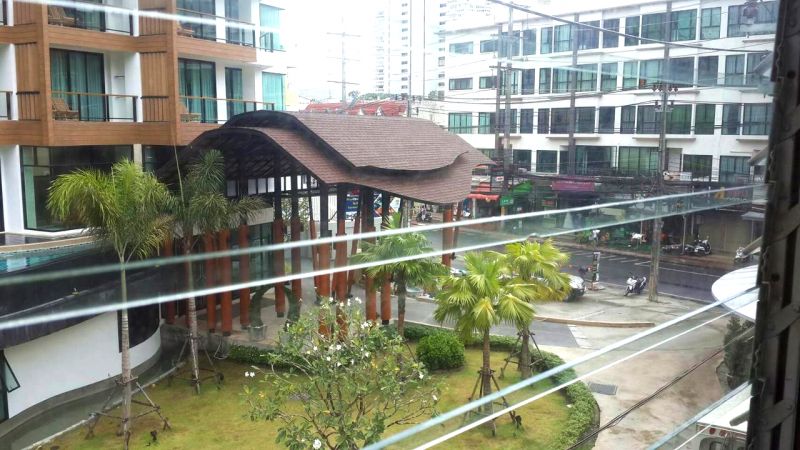 Patong Deli 3*