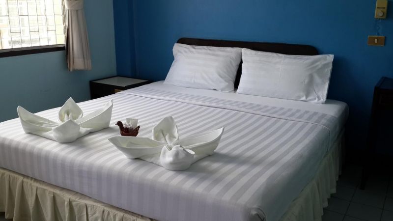Patong Deli 3*