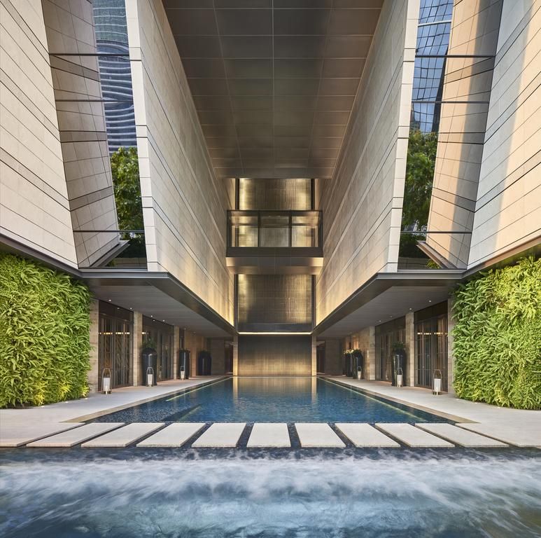 Rosewood Bangkok 5*