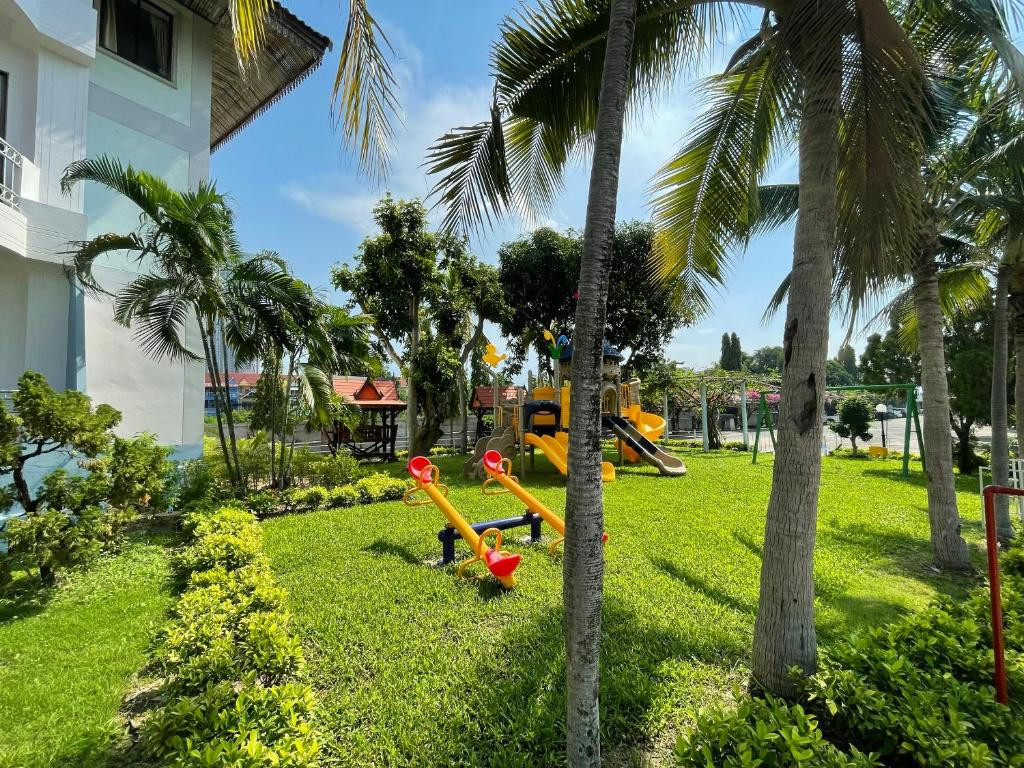 Silver Sand Villa 3*