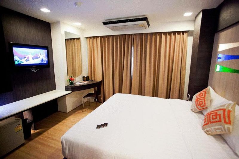 Studio Sukhumvit 11 Hotel 3*