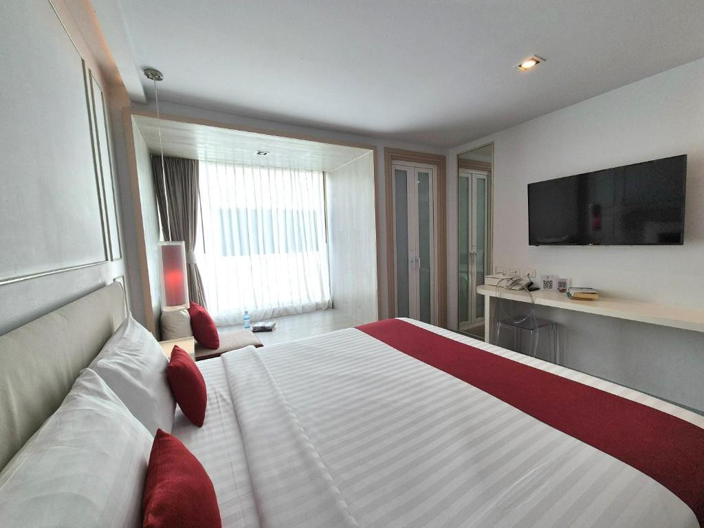 The Bloc Hotel 4*
