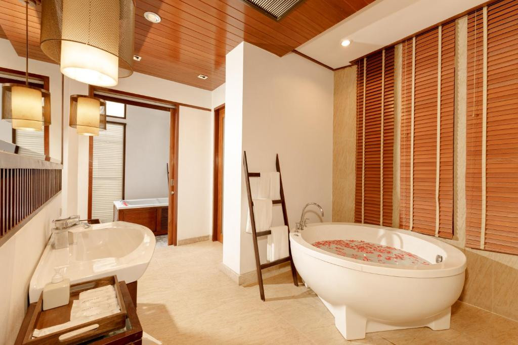 The Sarann 4*