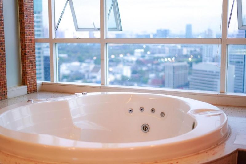 Urbana Langsuan 5*
