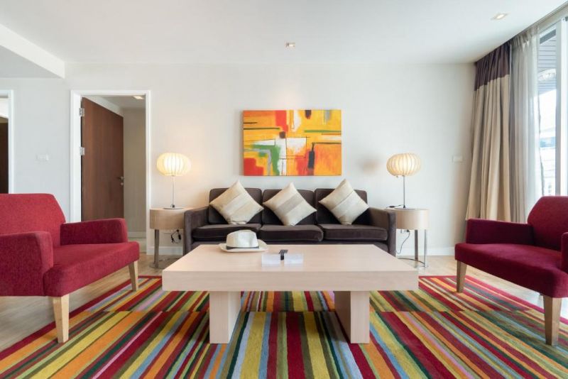 Urbana Langsuan 5*
