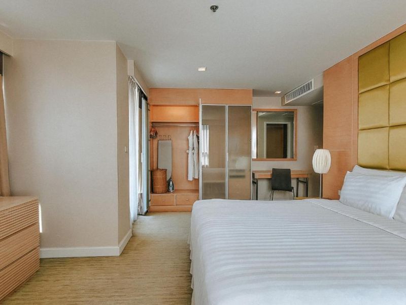 Urbana Langsuan 5*