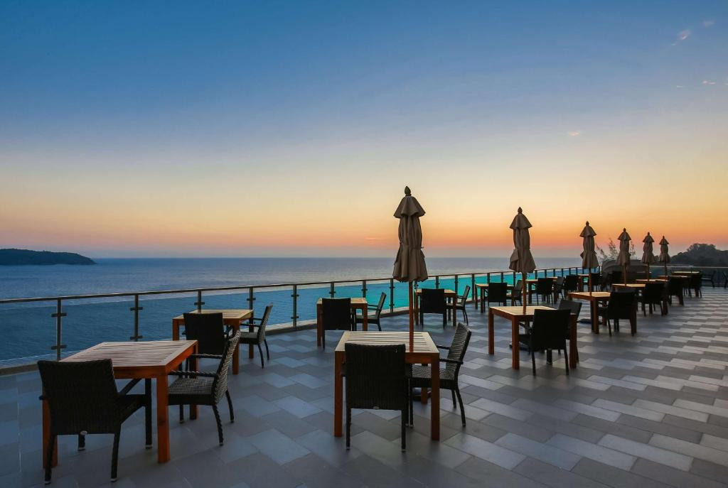 Wyndham Grand Phuket Kalim Bay 5*
