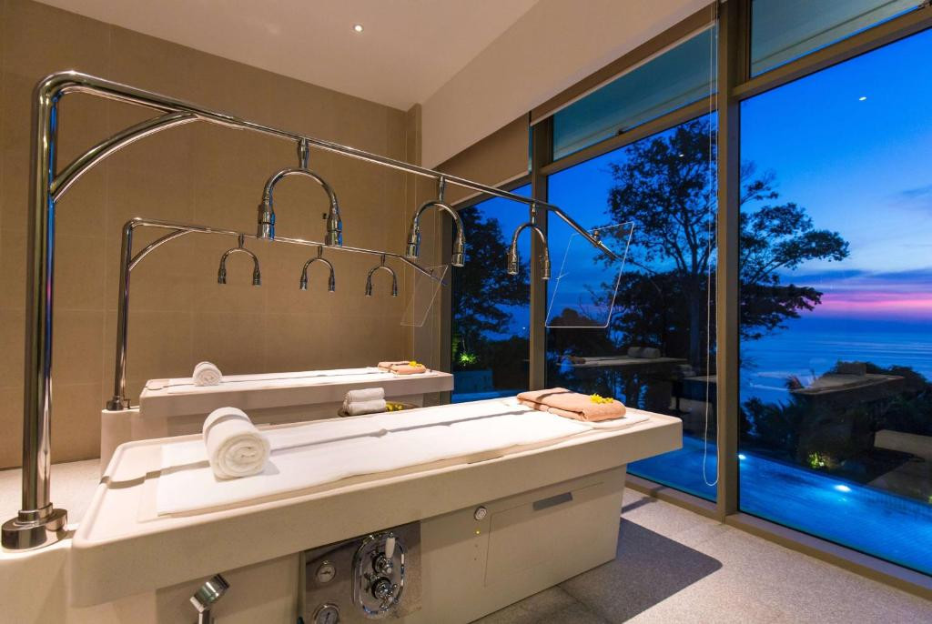 Wyndham Grand Phuket Kalim Bay 5*