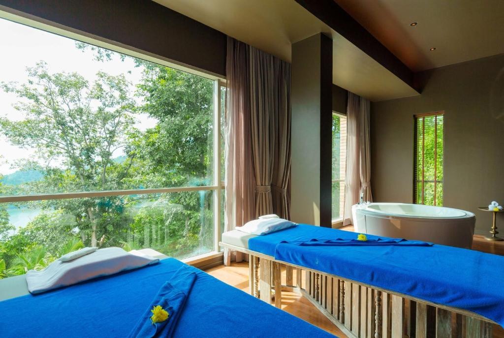 Wyndham Grand Phuket Kalim Bay 5*