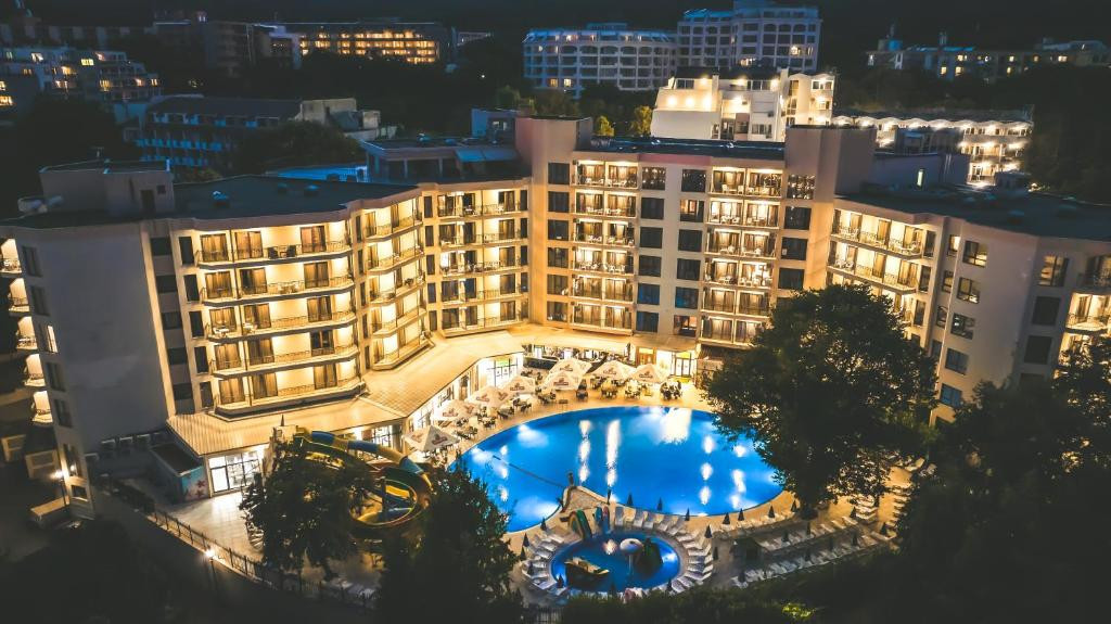 Prestige Hotel & Aquapark (Ex. Golden Yavor) 4*