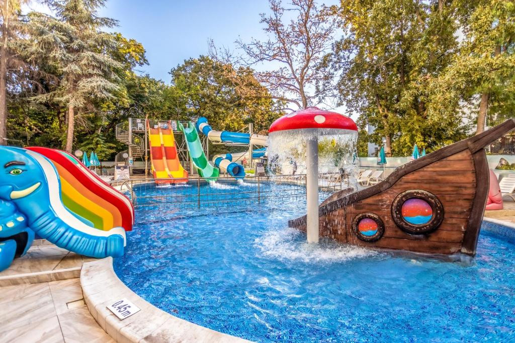 Prestige Hotel & Aquapark (Ex. Golden Yavor) 4*