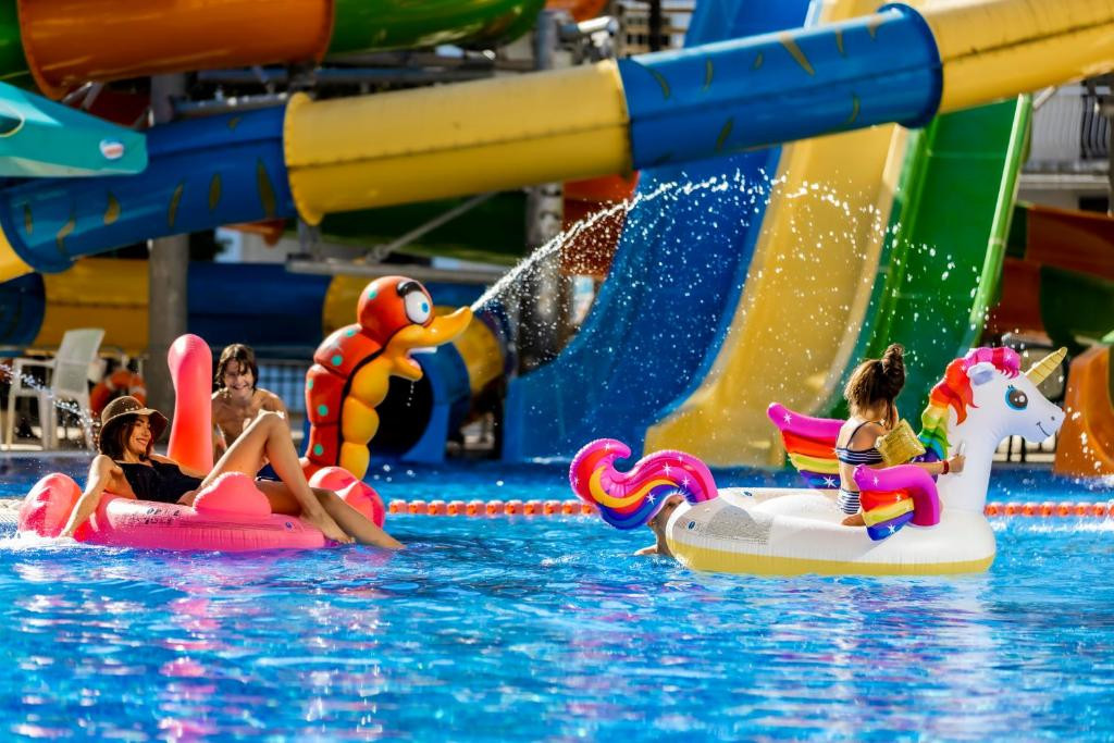 Prestige Hotel & Aquapark (Ex. Golden Yavor) 4*