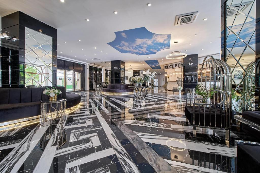 Prestige Hotel & Aquapark (Ex. Golden Yavor) 4*
