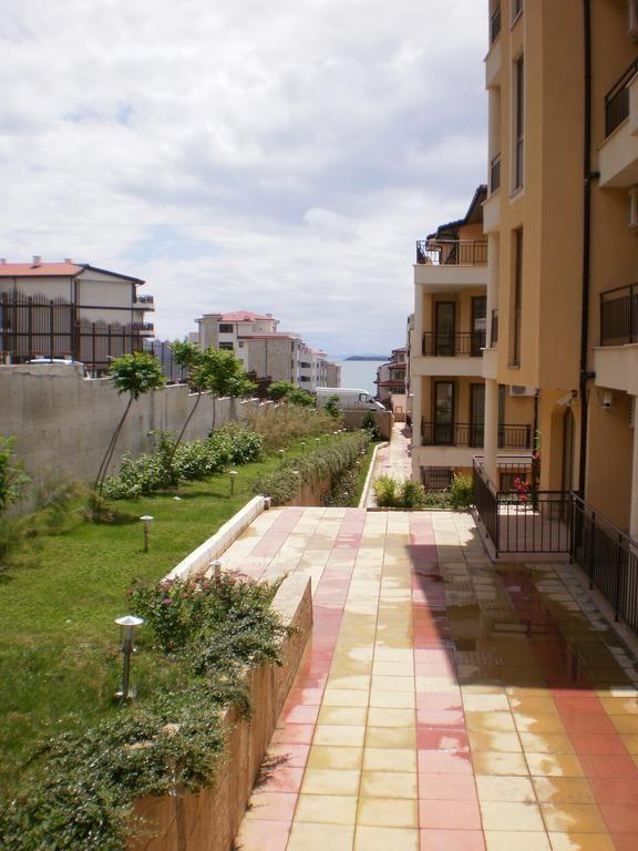 Aqua Dreams Apt 3*