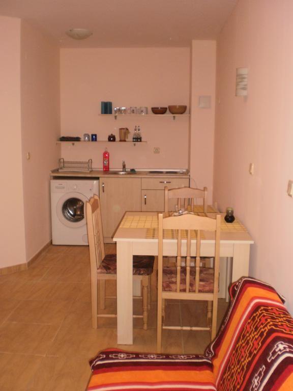 Aqua Dreams Apt 3*