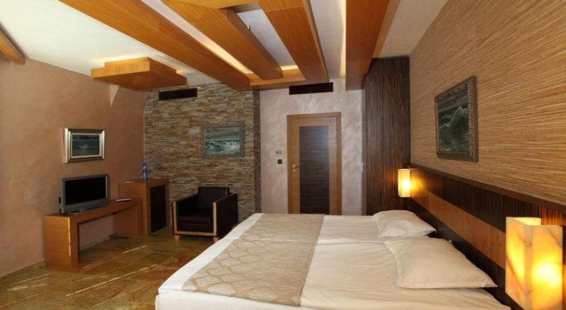 Art Complex Anel 3*