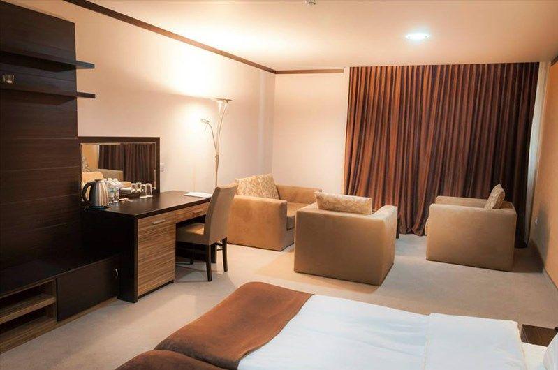 Dream Hotel 3*
