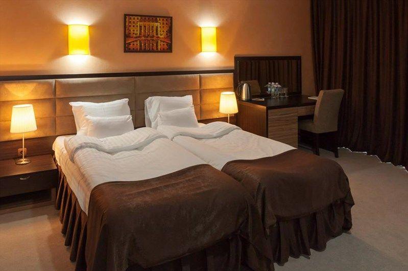 Dream Hotel 3*