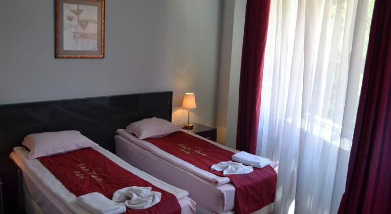 Elate Plaza 3*
