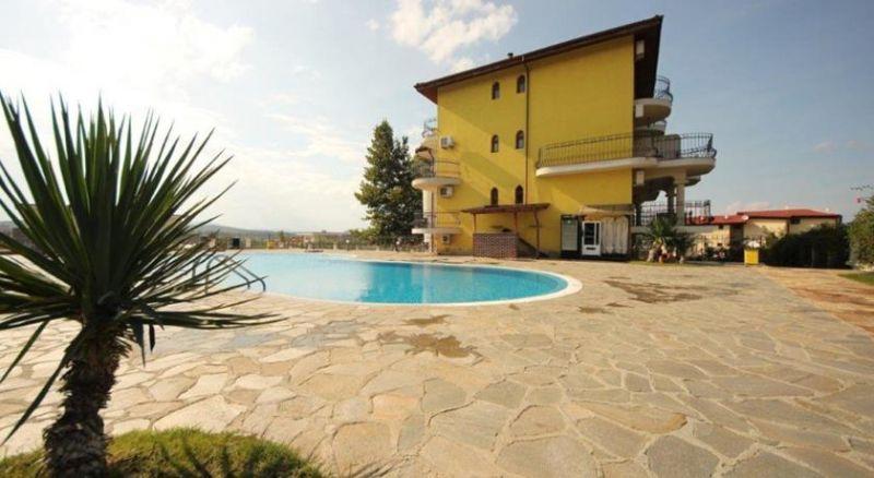 Green Hills 3*