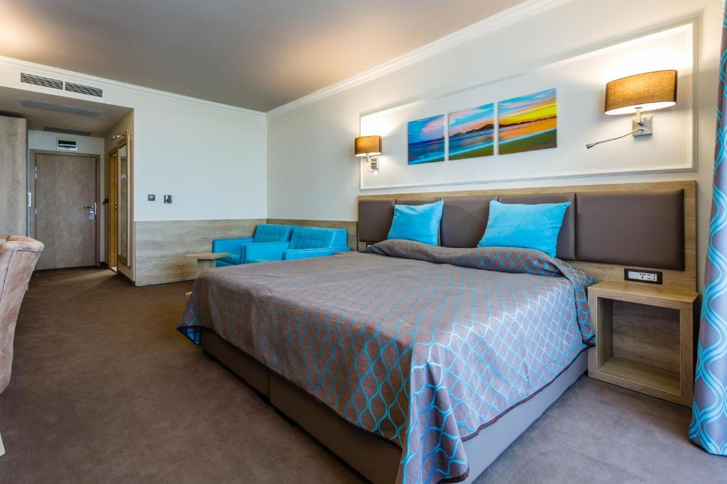 Tiara Beach 4*